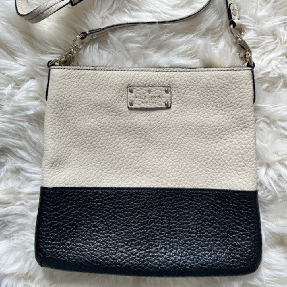 Vintage Kate Spade Black/Cream Pebbled Leather Crossbody Bag